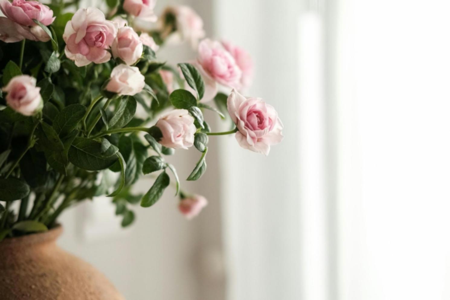 Personalized floristry consultation session showing individual attention to student's creative vision